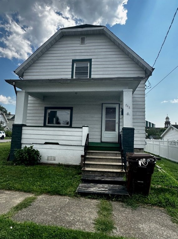 708 E Budd St, Hermitage, PA 16146