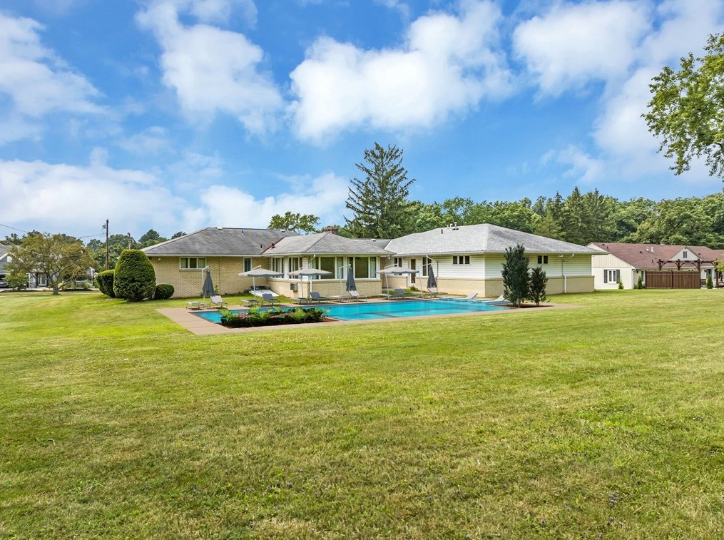 9540 Katherine Dr, Allison Park, PA 15101-2023