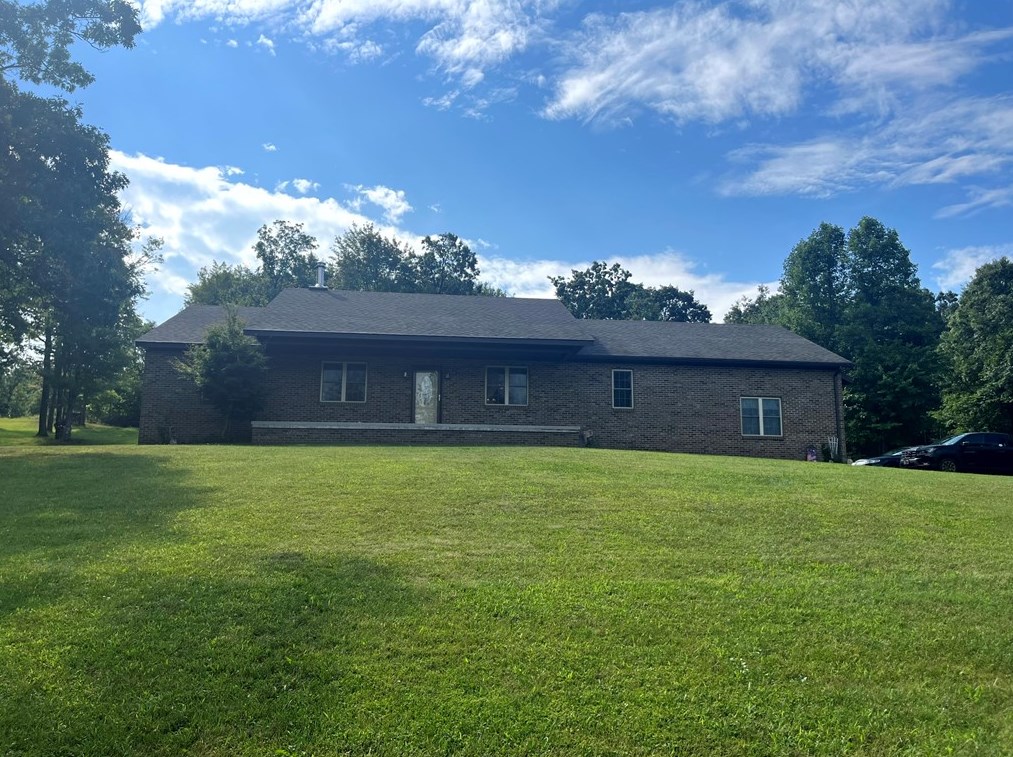 75 Cave St, Fairchance, PA 15436