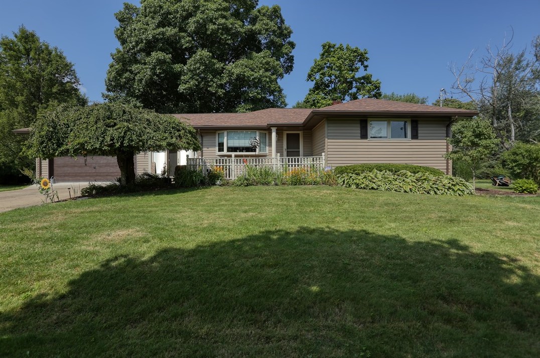 305 Daugherty Dr, New Brighton, PA 15066