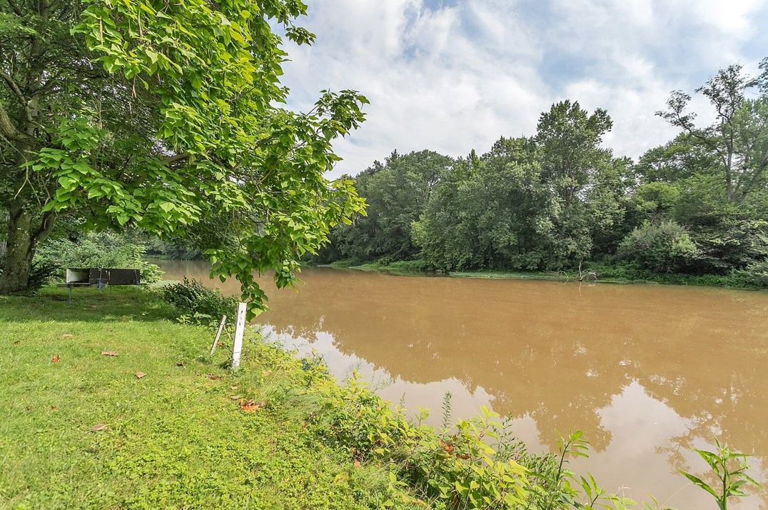 229 Country Club Dr, Ellwood City PA  16117-5007 exterior