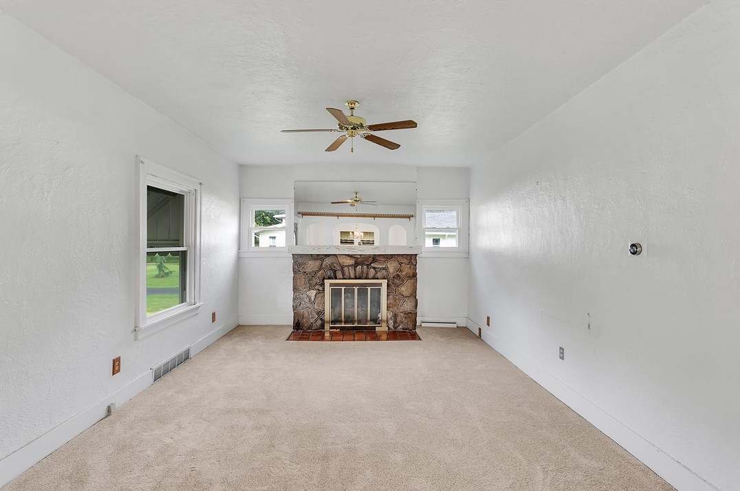 229 Country Club Dr, Ellwood City PA  16117-5007 exterior