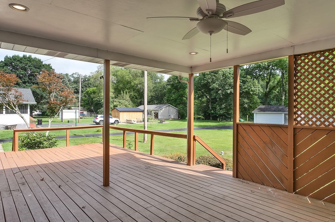 229 Country Club Dr, Ellwood City PA  16117-5007 exterior