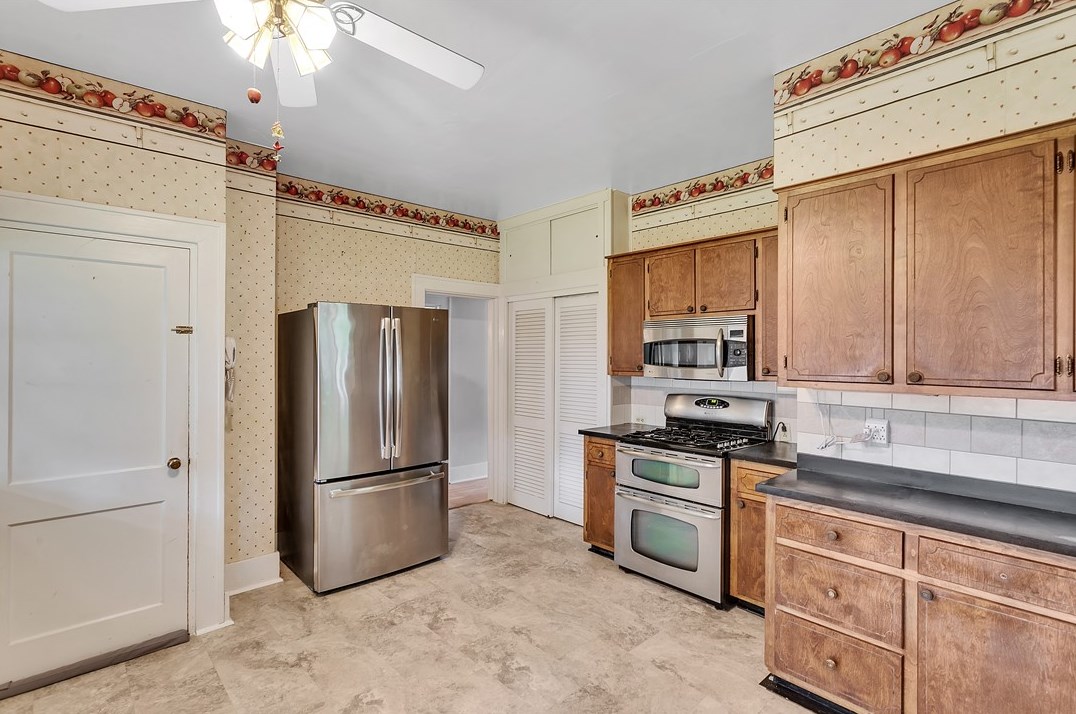 229 Country Club Dr, Ellwood City PA  16117-5007 exterior