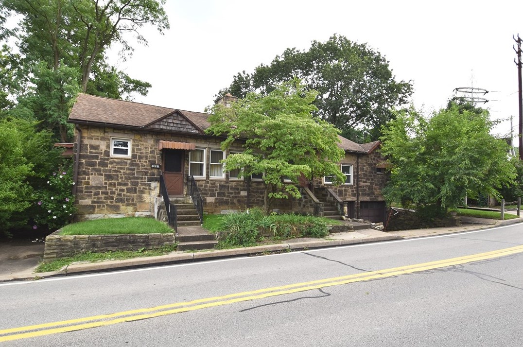 331 Old Washington Pike, Collier Township, PA 15106-3723
