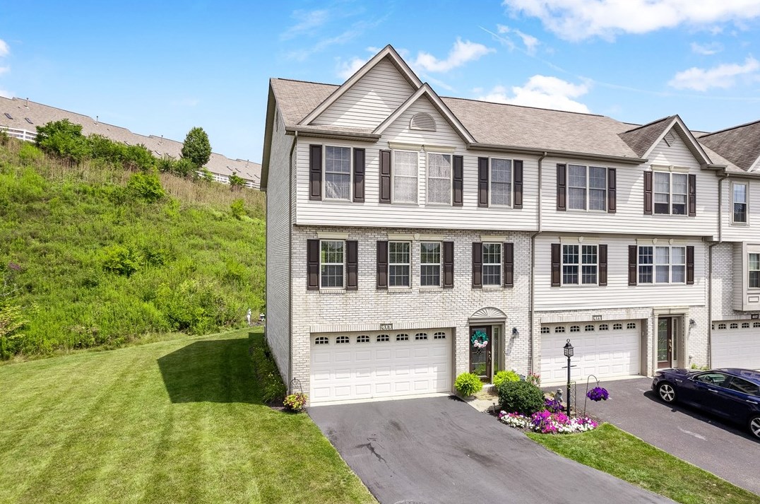 613 Hilton Cir, Noblestown, PA 15071