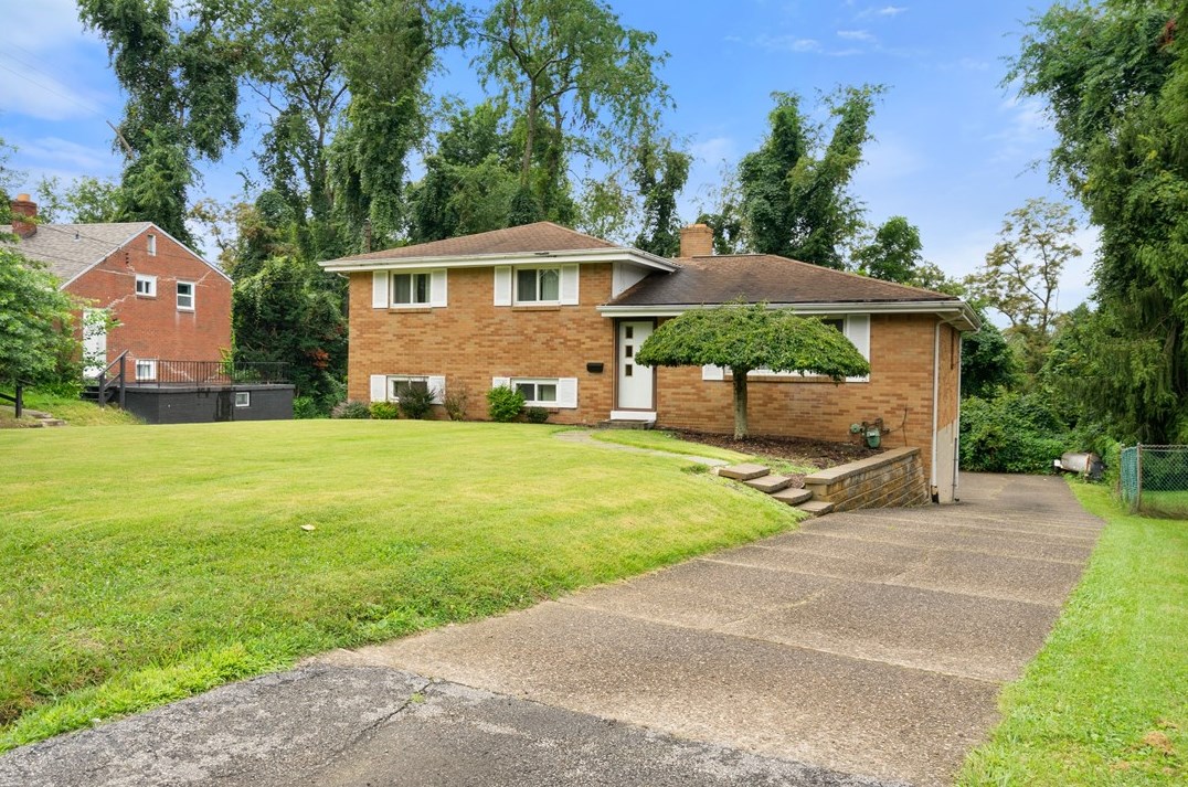 934 Garden City Dr, Monroeville, PA 15146