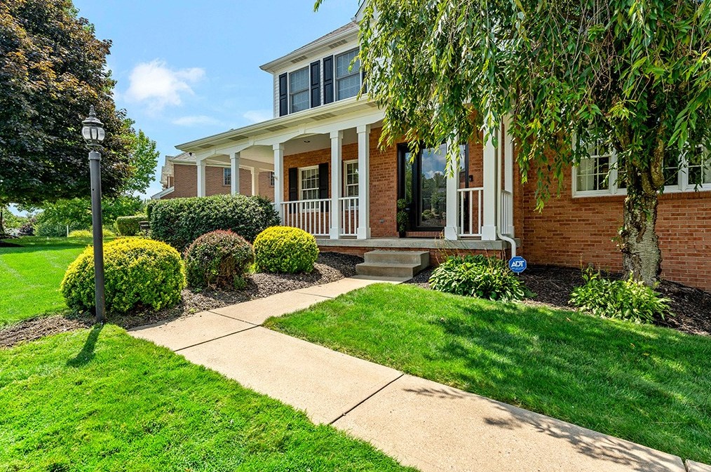 1607 Craig Ct, Moon Twp, PA 15108-9047