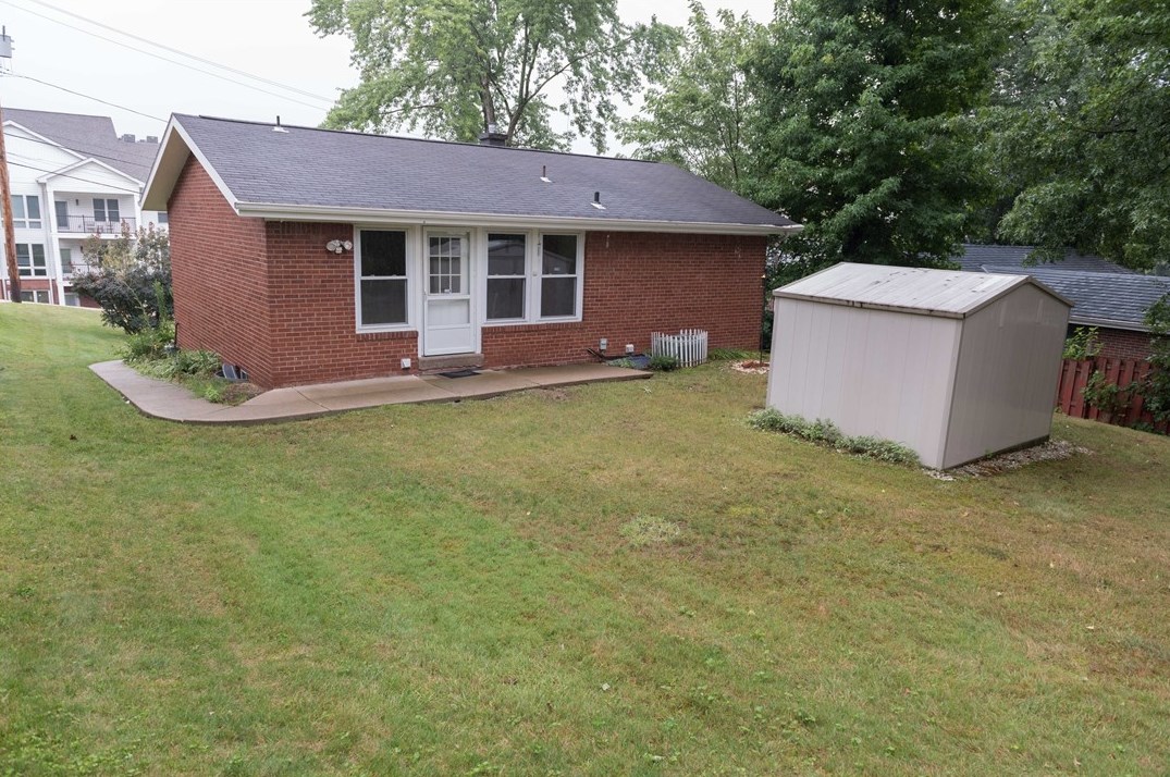 3741 Evergreen Dr, Monroeville, PA 15146-1205