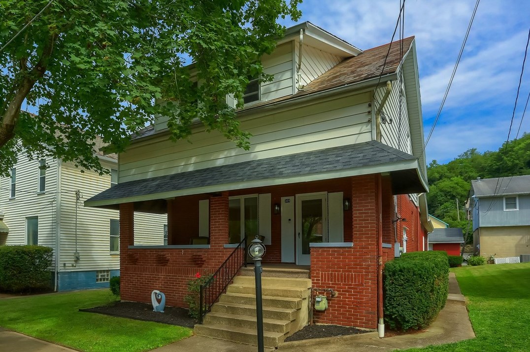 309 Wahl Ave, Evans City, PA 16033-1056