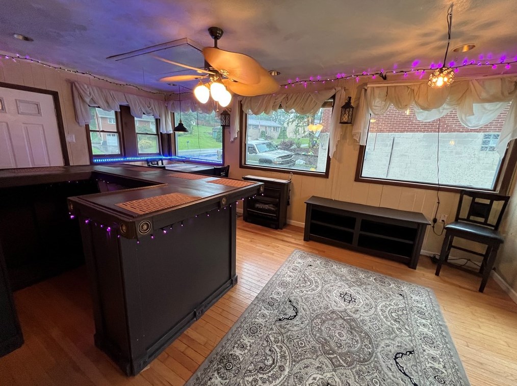 517 Newport Dr, Greensburg, PA 15601-6068