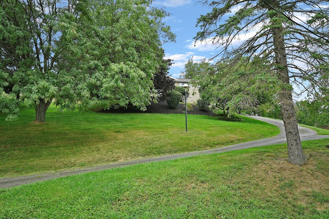 297 Linden Rd North, Canonsburg, PA 15317