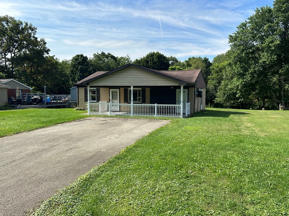 41 Hunter Rd, Gibsonia, PA 15044