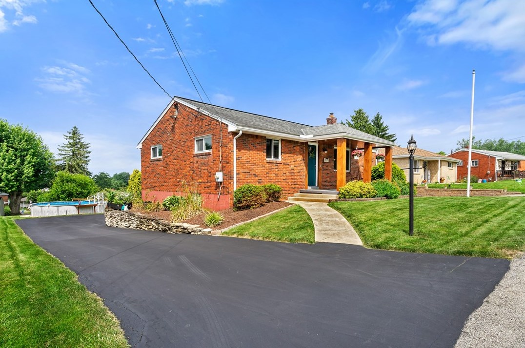 246 Monica Dr, Greensburg, PA 15601-4543