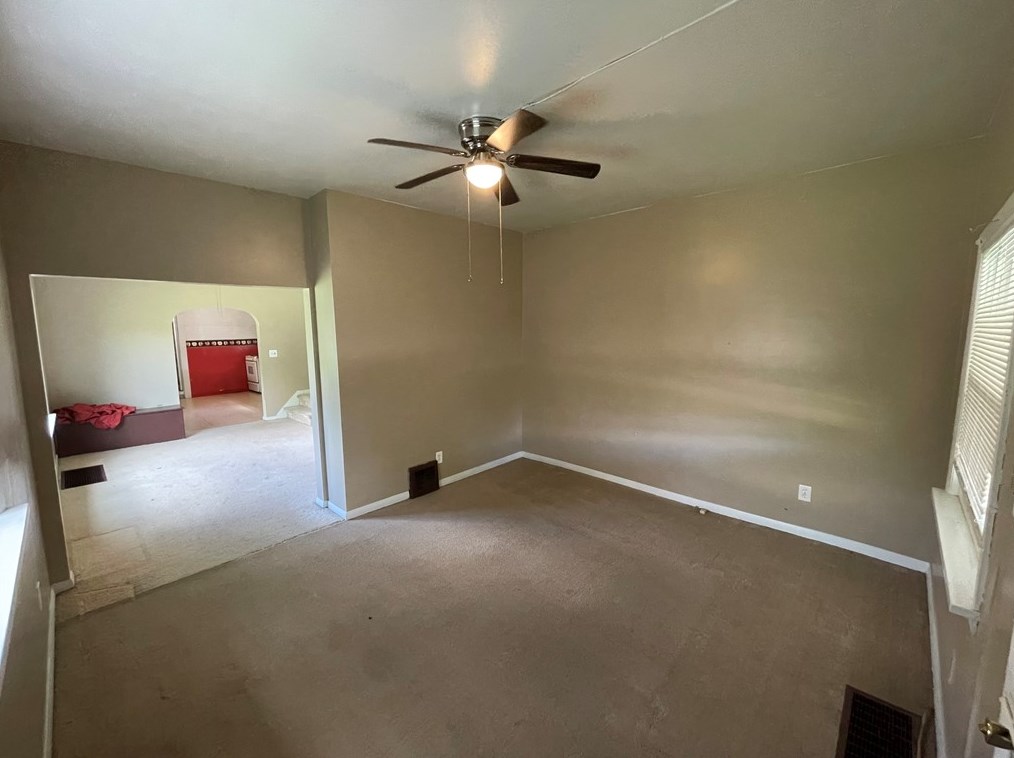 2209 Gilmore St, New Castle, PA 16102