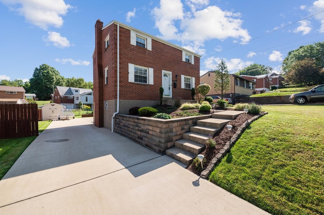 703 Illini Dr, Monroeville, PA 15146-1919