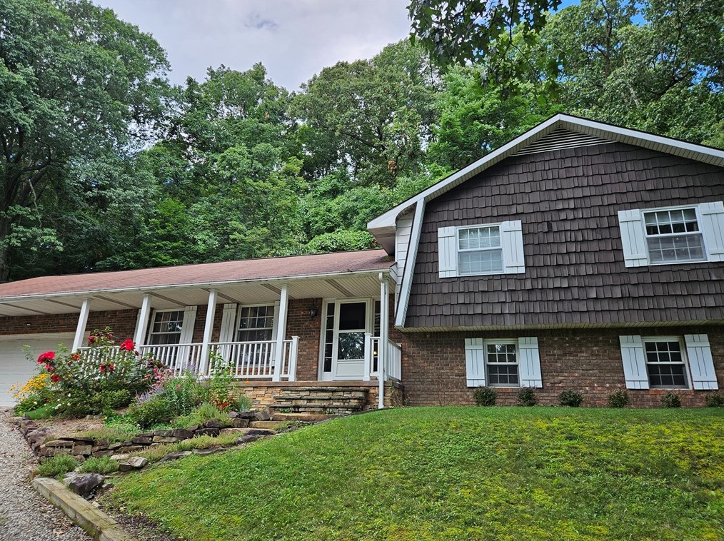 207 College Lodge Rd, Indiana, PA 15701