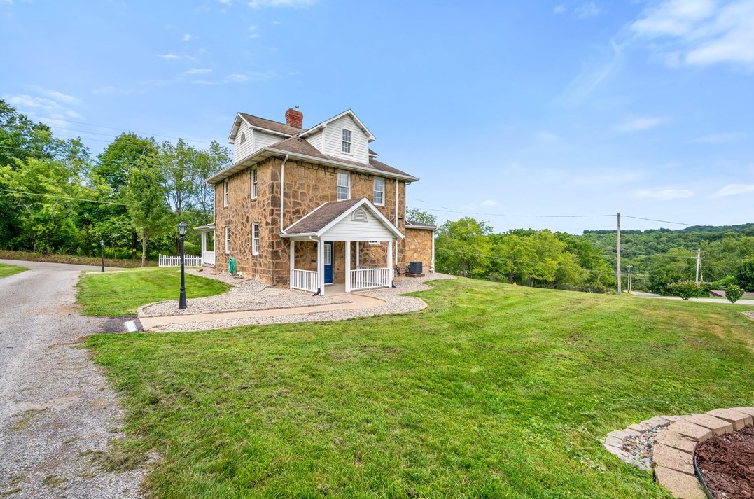 1582 Mahood Rd, West Sunbury, PA 16061