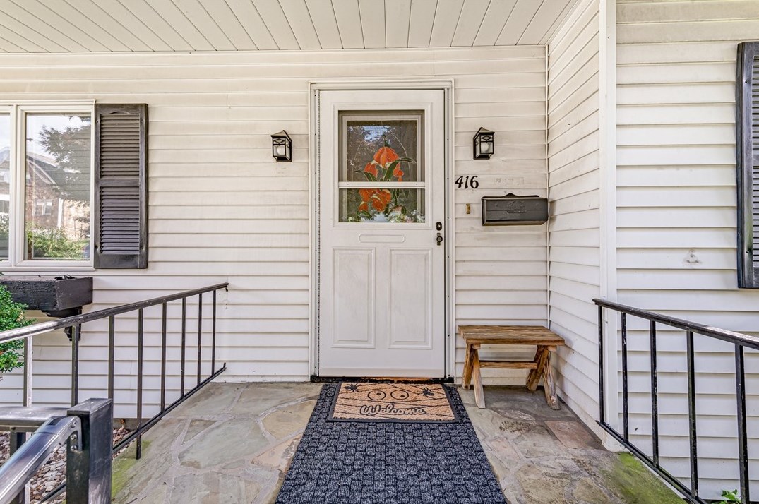 416 Braddock St, Mount Pleasant, PA 15666-2402