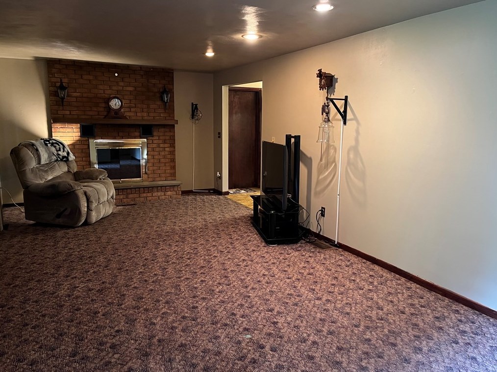 100 Circle Vue Dr, Fairdale, PA 15320
