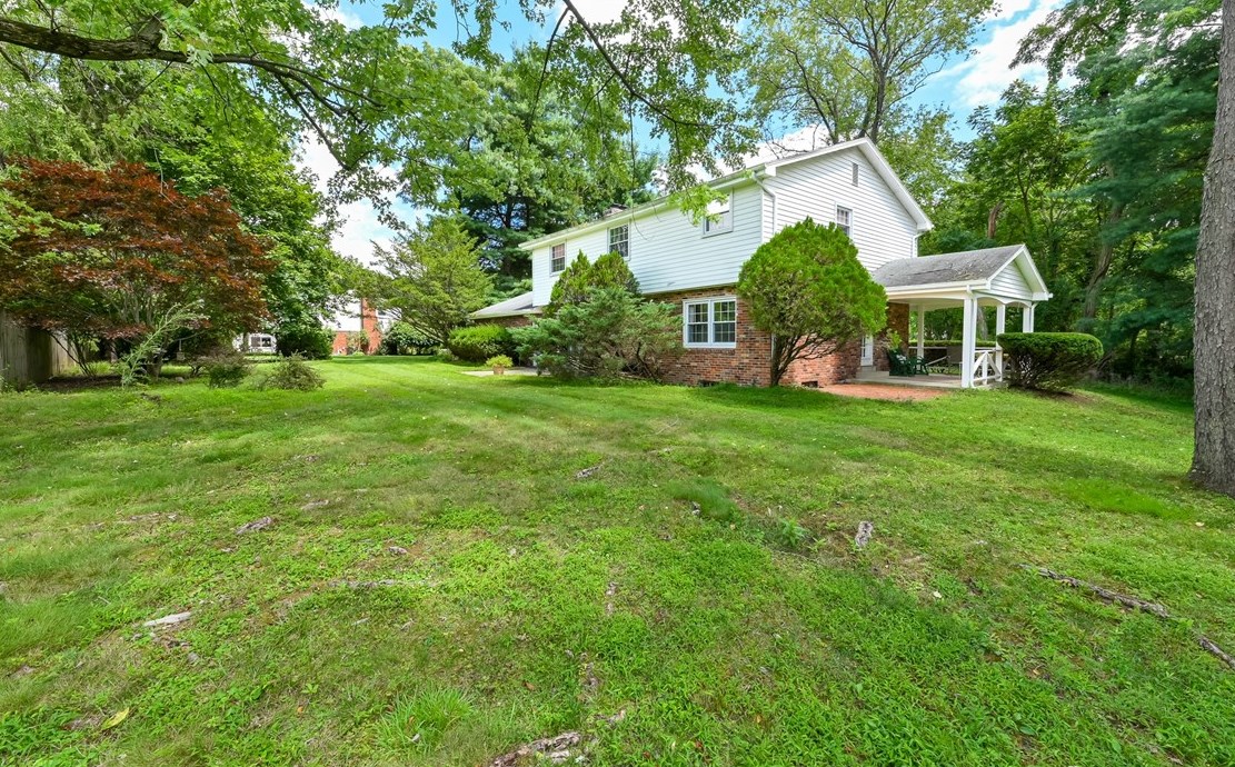 1951 Wallace Rd, Allison Park, PA 15101-2845