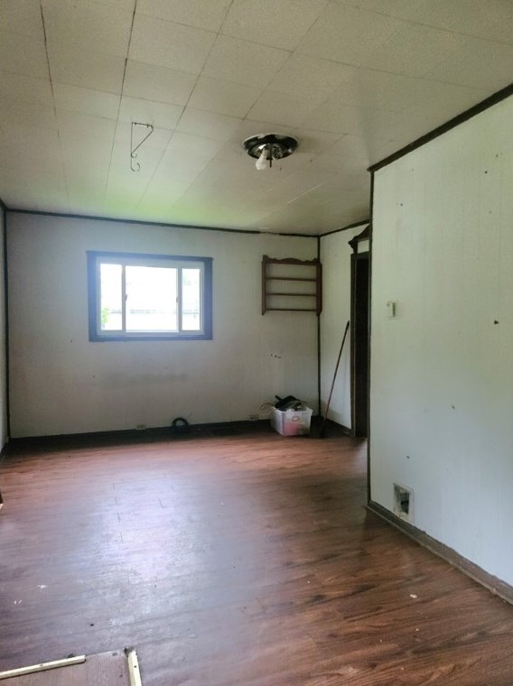1133 Johnson St, Vandergrift, PA 15690