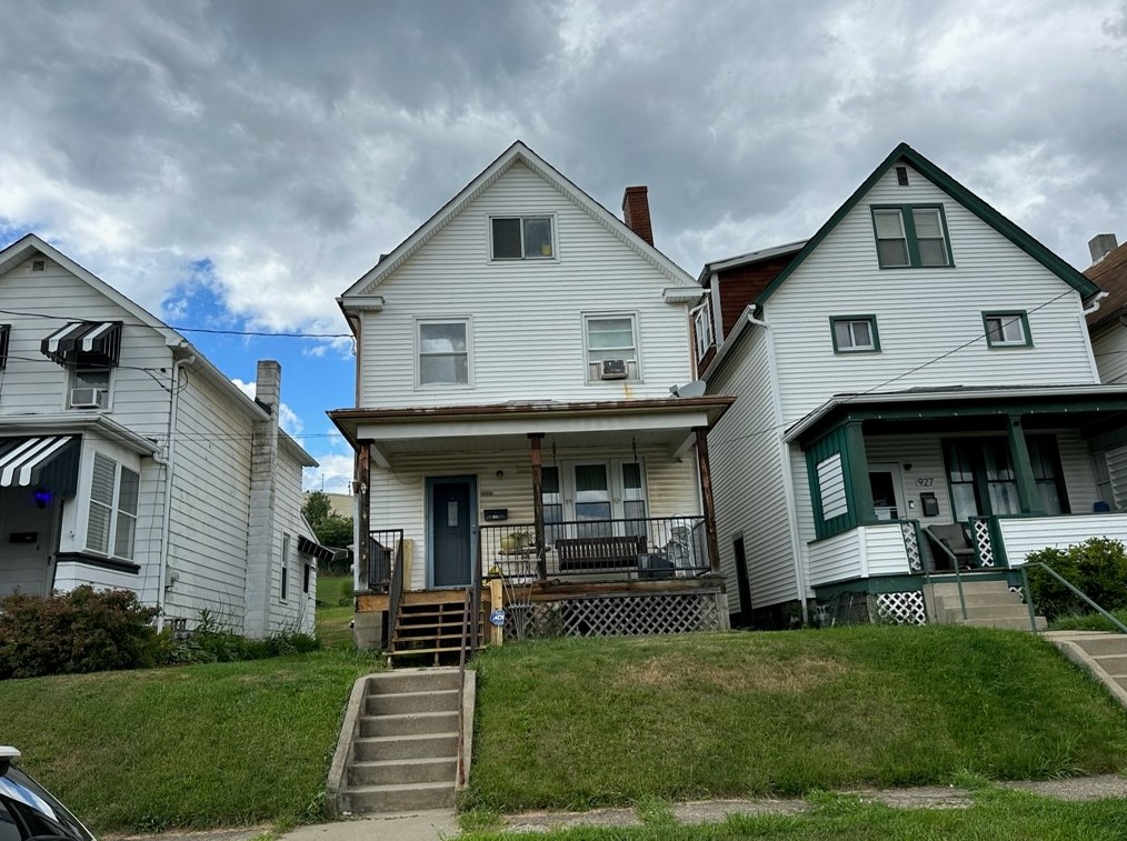 925 Roup Ave, Brackenridge, PA 15014