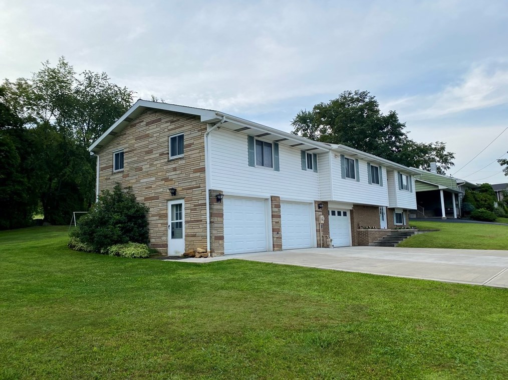 1521 Sycamore, Connellsville, PA 15425