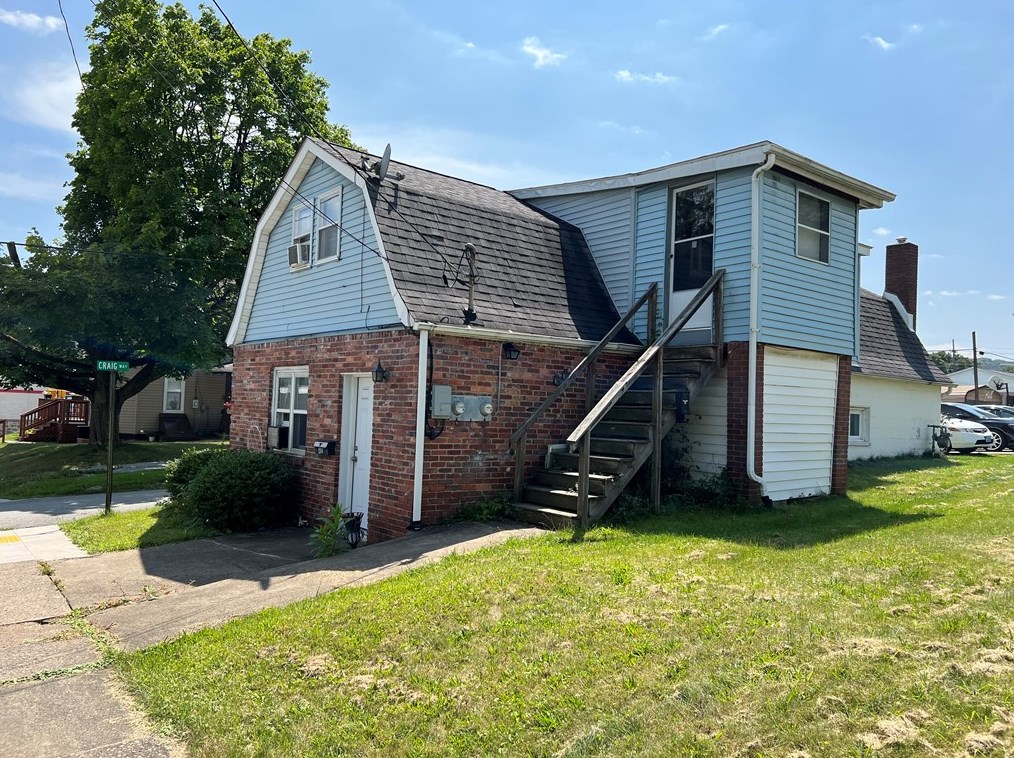 405 Hillis St, Youngwood, PA 15697-1132