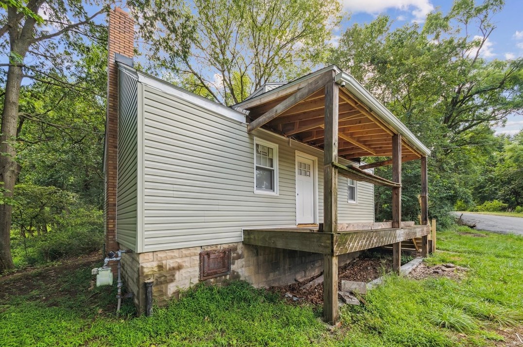 600 Howard St, Ambridge, PA 15003