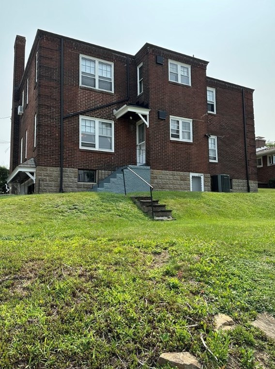 3700 Venango Ave, Whitaker, PA 15120