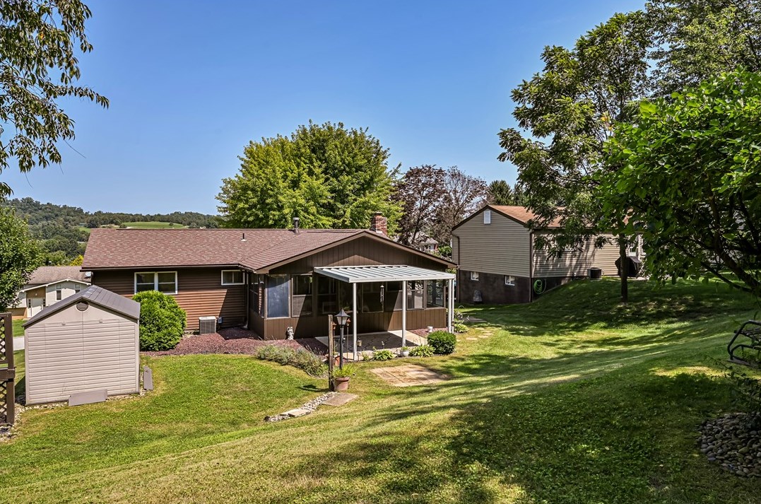 34 Tami Dr, Greensburg, PA 15601-3963