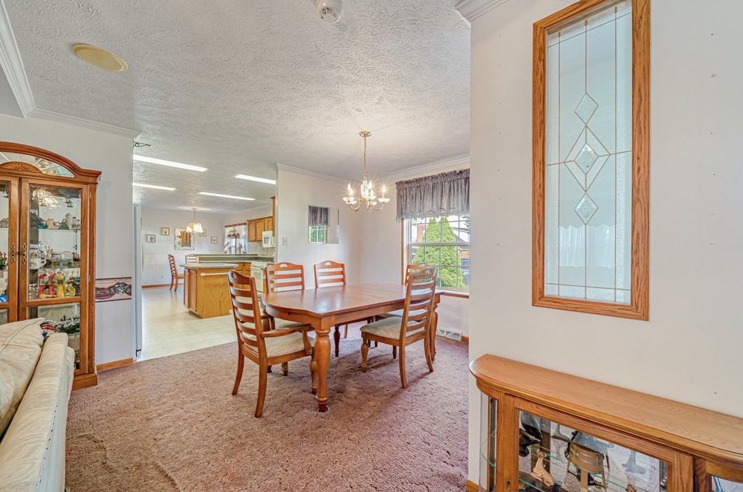 596 Baird Ave, Washington, PA 15301-5404