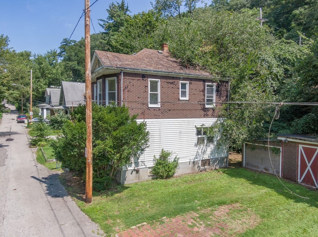 448 Wilbur Ave, Turtle Creek, PA 15145-1328