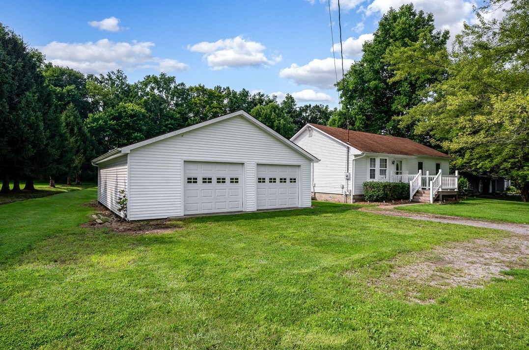 2471 Leesburg Grove City Rd, Mercer, PA 16137-3915