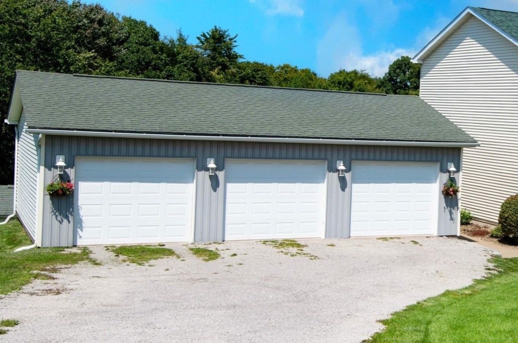 3811 Grandview Rd, Ellwood City, PA 16117