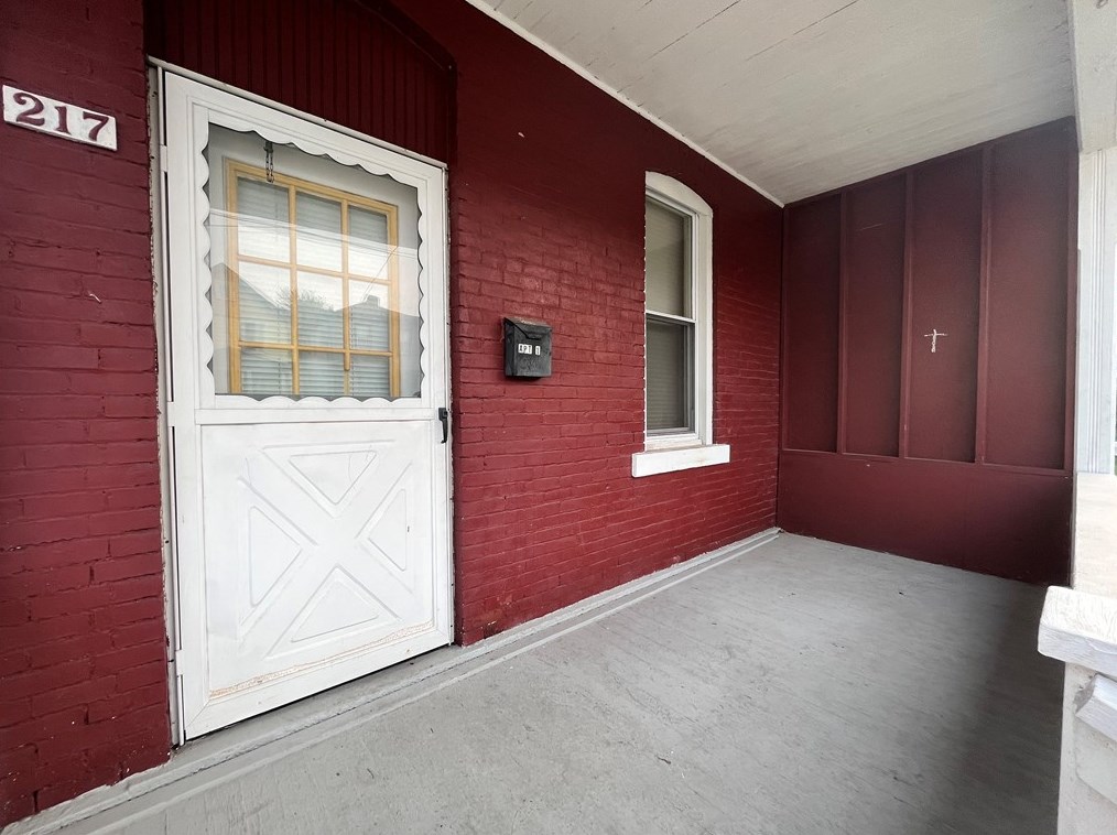 217 13th St, Beaver Falls, PA 15010