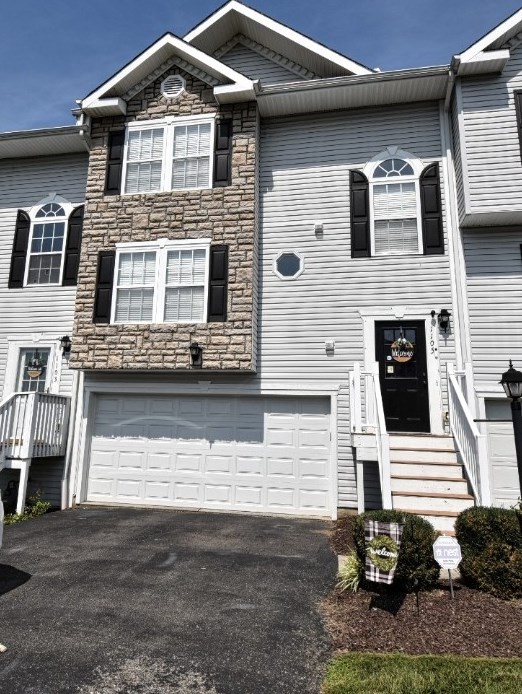 1105 Arrowhead Dr, Washington, PA 15301-5090