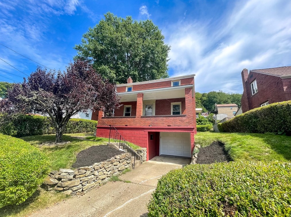 233 E Fairmont Ave, Trafford, PA 15085