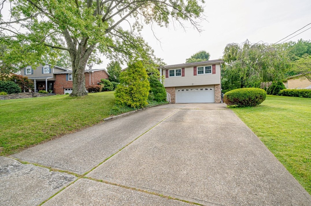 803 Seton View Dr, Greensburg, PA 15601-1450
