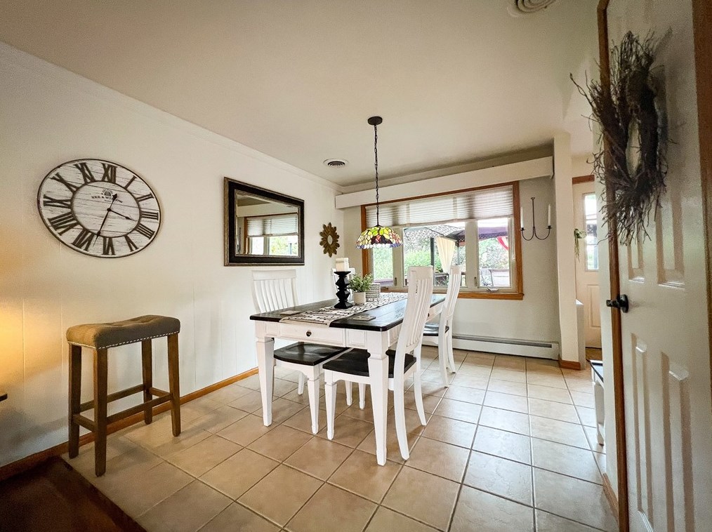 111 Hilltop Dr, Butler PA 16001-1675 exterior