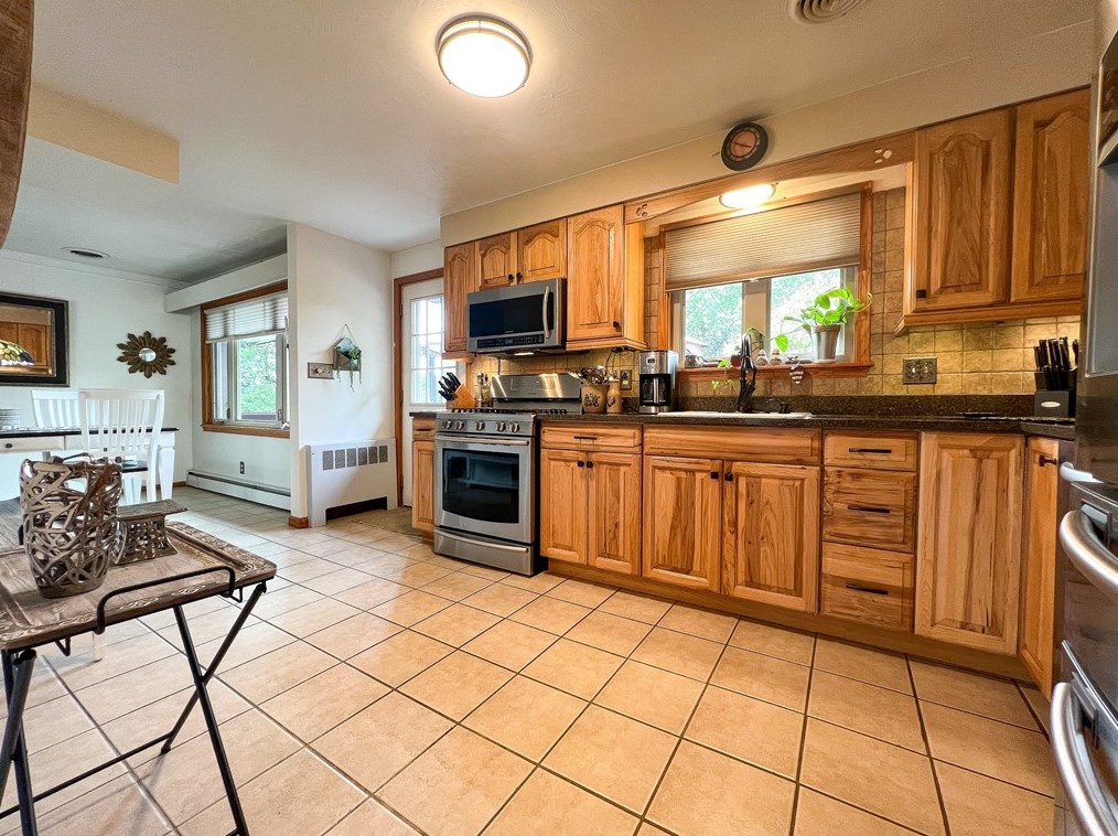 111 Hilltop Dr, Butler PA 16001-1675 exterior