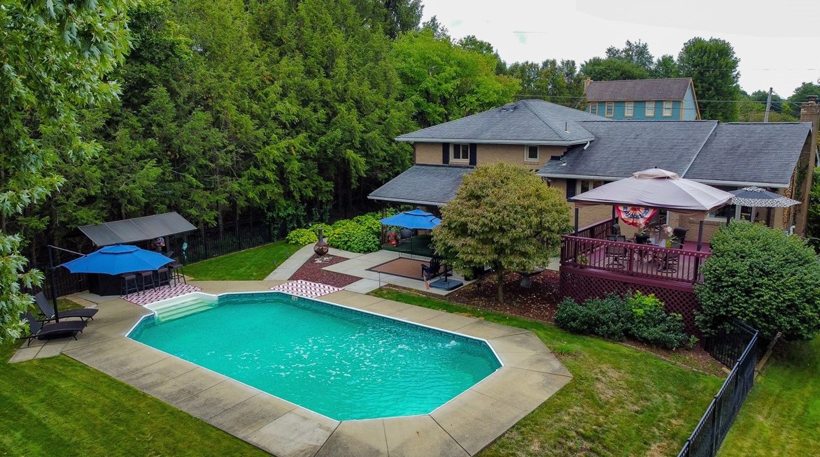 111 Hilltop Dr, Butler PA 16001-1675 exterior