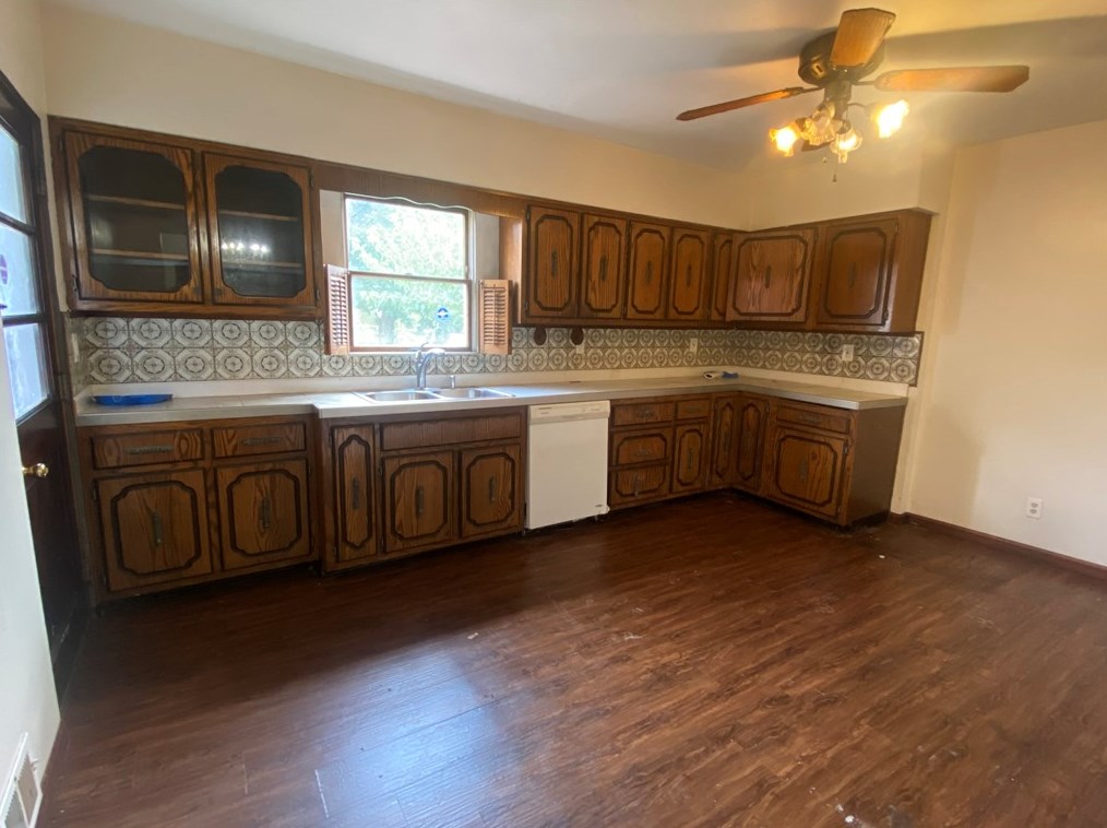 611 3 St, Monroeville PA 15140-1518 exterior