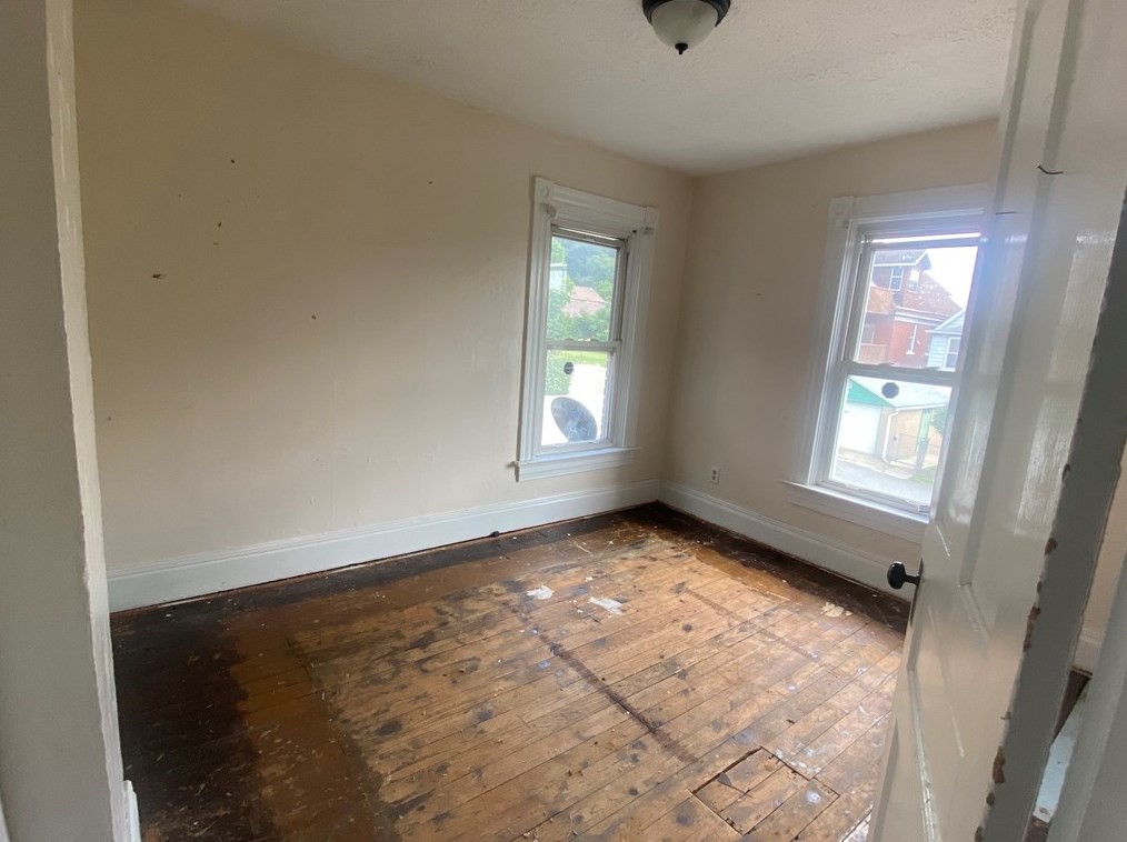 611 3 St, Monroeville PA 15140-1518 exterior