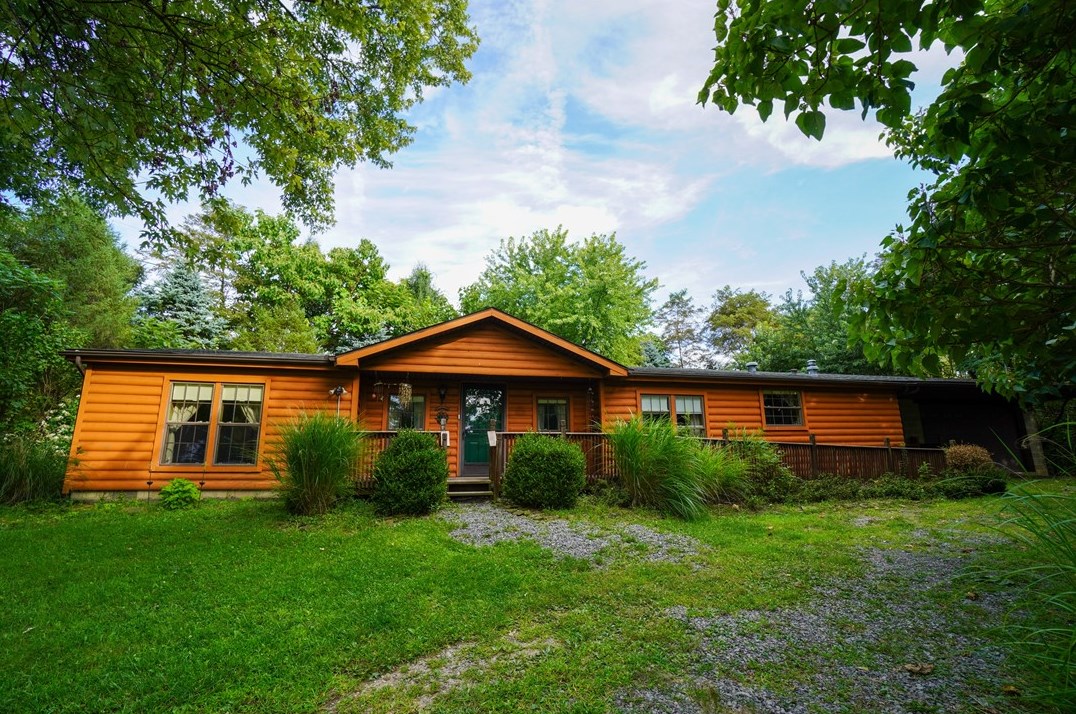 101 Valley Dr, Freedom, PA 15042-2747