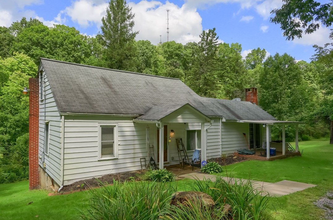 115 Chicora Rd, Butler, PA 16001-2201
