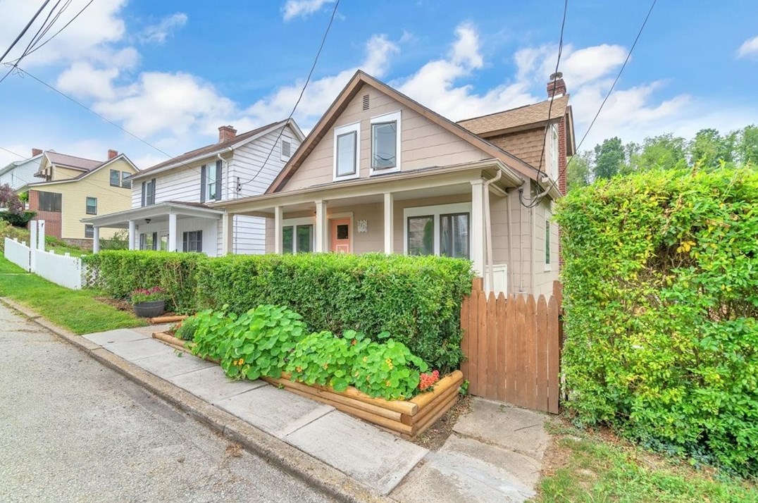 2027 Highland Ave, Greensburg, PA 15601-5514