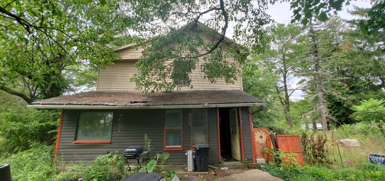 718 Fairview Rd, Petrolia, PA 16050