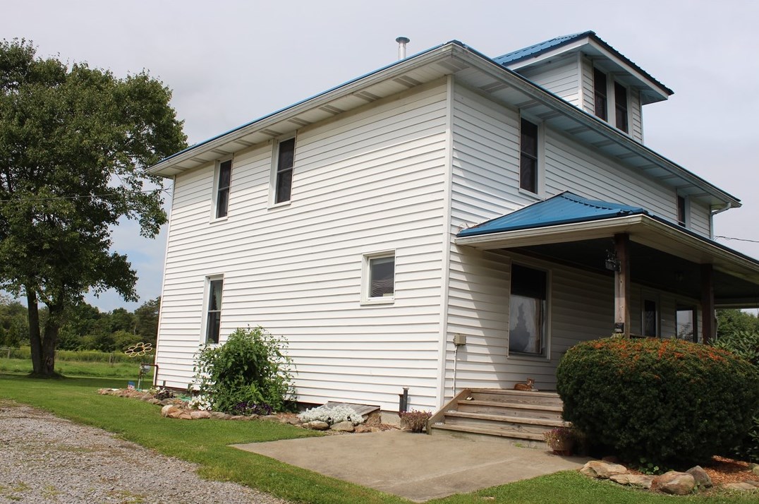 129 Canon Rd, Stoneboro, PA 16153-2021